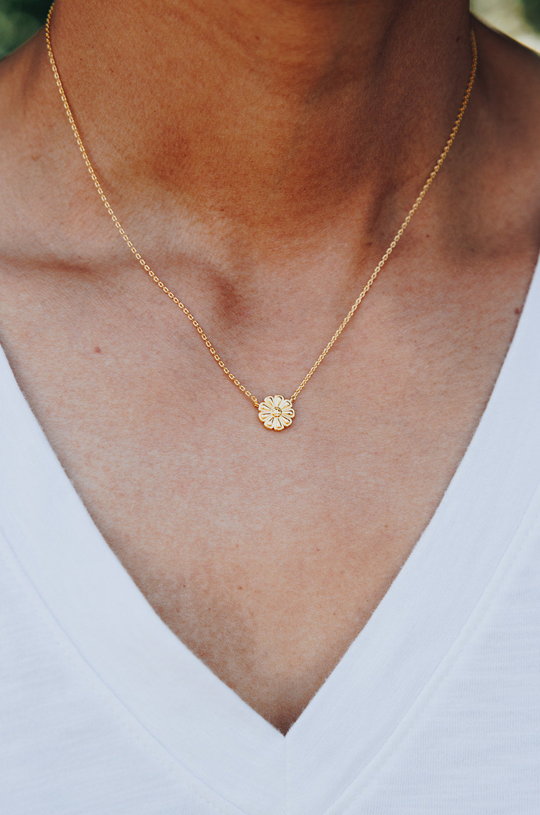 Nine petal Bahai flower gold necklace