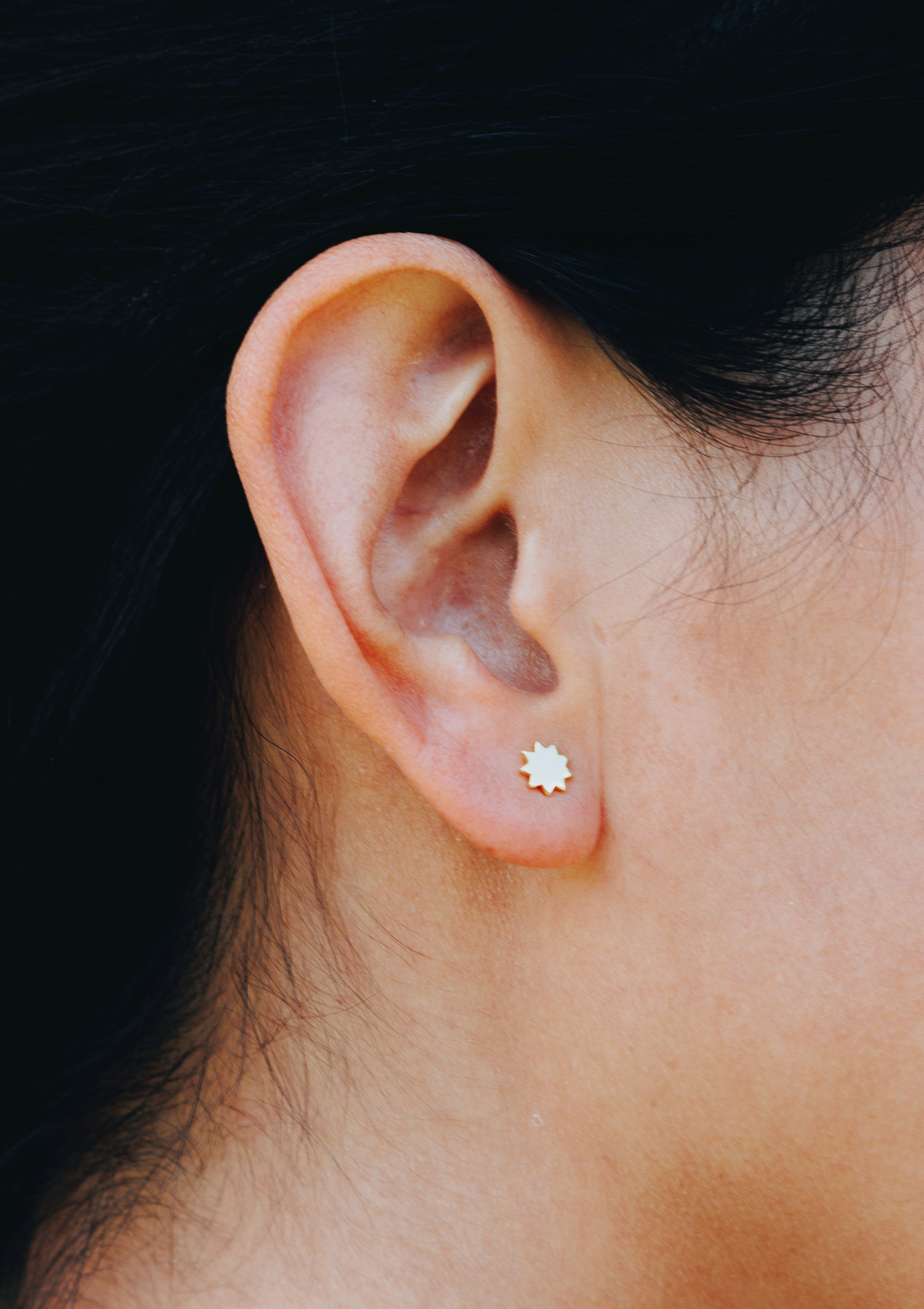 simple gold bahai nine 9 star stud earring