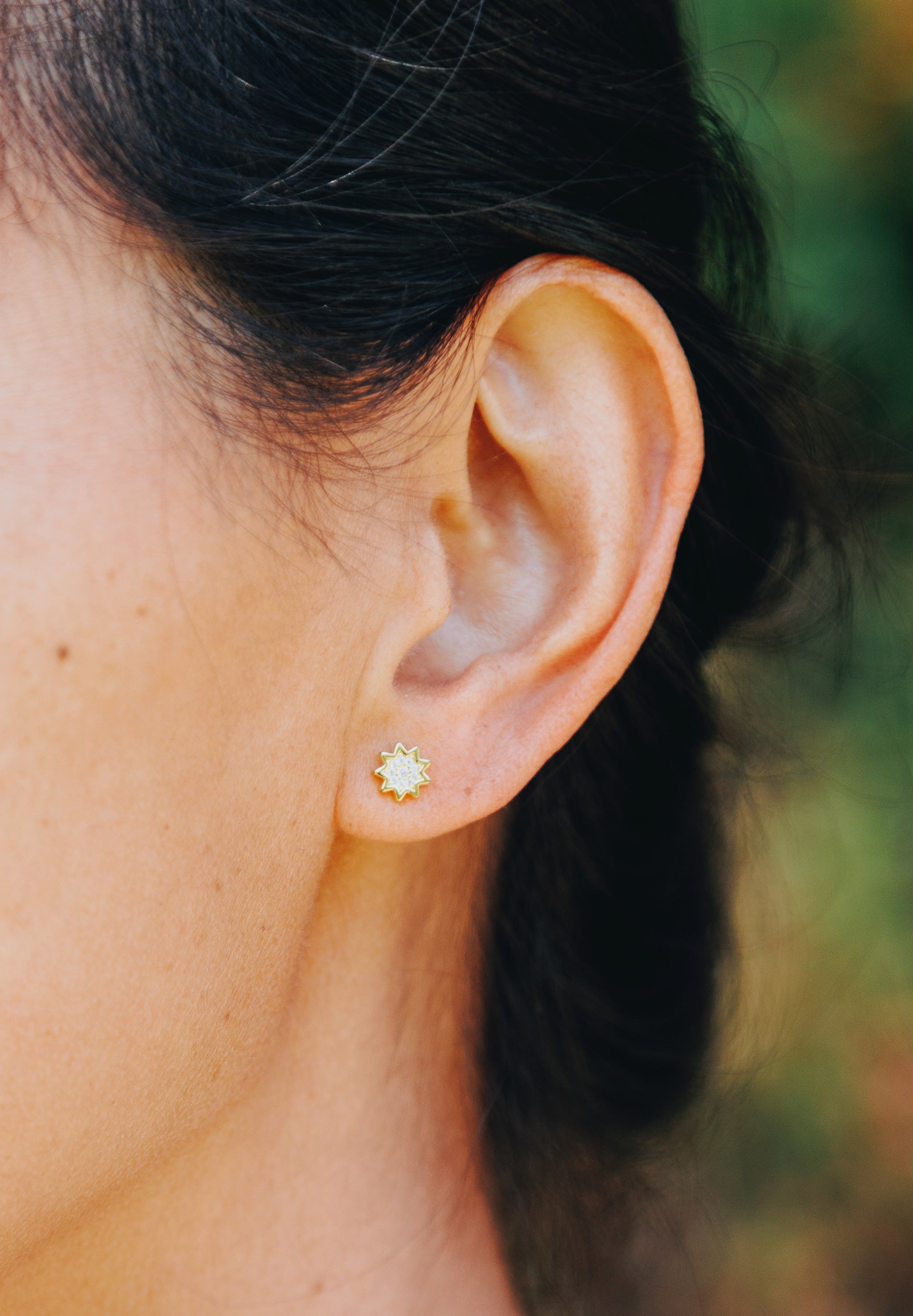 Dainty diamond studs Clearance