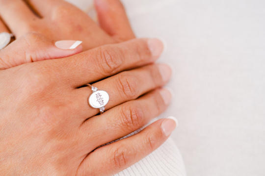 silver oval Bahai ringstone symbol ring with zircon diamond past present future
